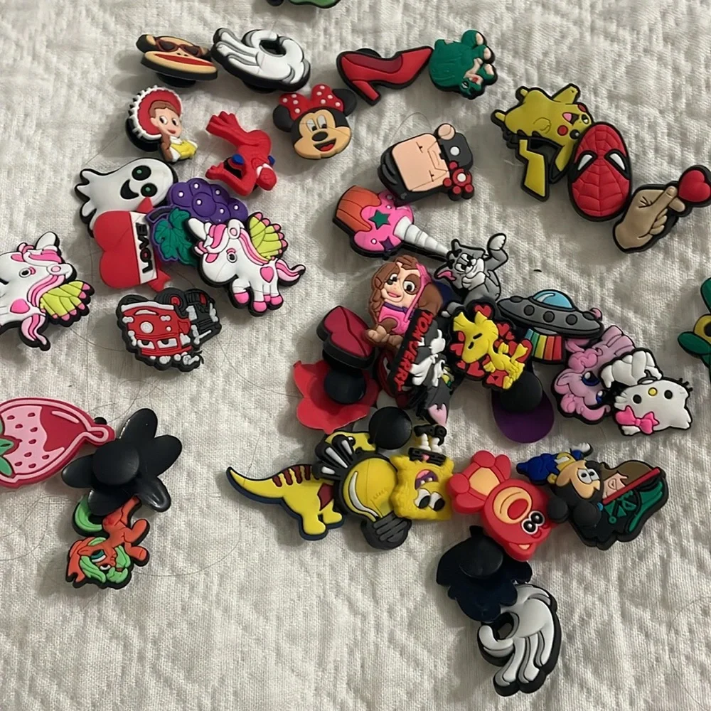 Crocs jibbitz charms for shoes assorted pack mixed Jesse Minnie Mouse paw patrol